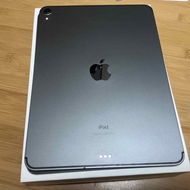 Apple(アップル)のアップル iPadPro11  Wi-Fi + Cellularモデル1TB スマホ/家電/カメラのPC/タブレット(タブレット)の商品写真