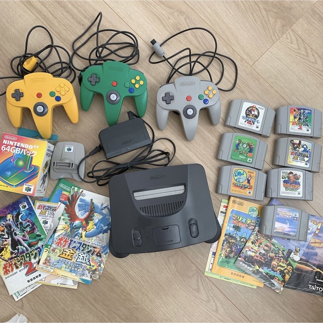 NINTENDO 64(ニンテンドウ64)のジャンク品　Nintendo 任天堂　64 本体　ソフト  エンタメ/ホビーのゲームソフト/ゲーム機本体(家庭用ゲーム機本体)の商品写真