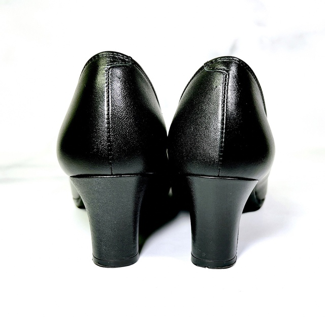 ing(イング)の【新品未使用】ing イング フォーマル レザー パンプス 黒 22.0 3E レディースの靴/シューズ(ハイヒール/パンプス)の商品写真