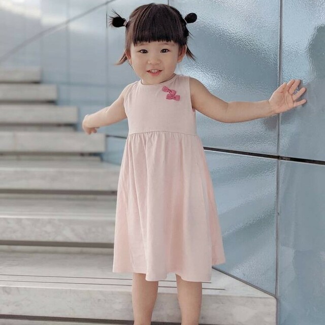 SHOO・LA・RUE(シューラルー)のノースリーブワンピース　100 キッズ/ベビー/マタニティのキッズ服女の子用(90cm~)(ワンピース)の商品写真