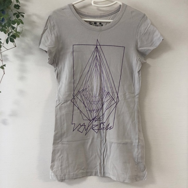 volcom(ボルコム)のvolcom ボルコム Tシャツ レディースのトップス(Tシャツ(半袖/袖なし))の商品写真