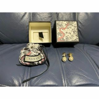 グッチ(Gucci)のGucci グッチ ビー ドロップパール GGピアス ケース箱付き(ピアス)