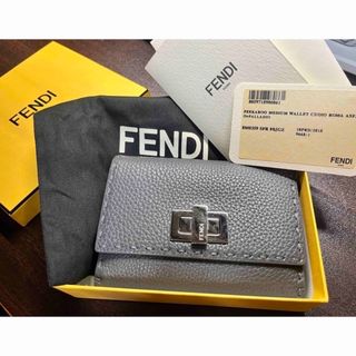 フェンディ(FENDI)の【mini様専用】セレリア ピーカブー ミディアムウォレット グレー2つ折り財布(財布)