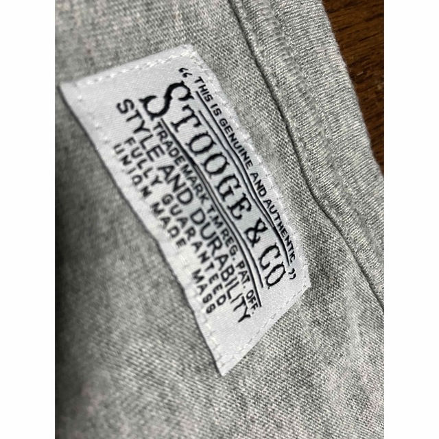 ストゥージアンドコー STOOGE&CO  ロンＴ  Vネック 刺繍 M メンズのトップス(Tシャツ/カットソー(七分/長袖))の商品写真