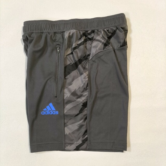 adidas(アディダス)の新品　アディダスハーフパンツ　カモ　トレーニングショーツ　メンズ Oサイズ メンズのパンツ(ショートパンツ)の商品写真