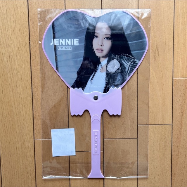 BLACKPINK うちわ JENNIE/ジェニー/ツアーグッズ/ブラックピンク エンタメ/ホビーのタレントグッズ(アイドルグッズ)の商品写真