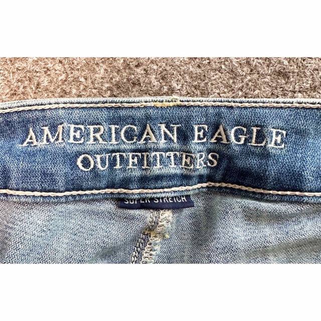 American Eagle(アメリカンイーグル)のダメージデニム　ジェギング レディースのパンツ(デニム/ジーンズ)の商品写真