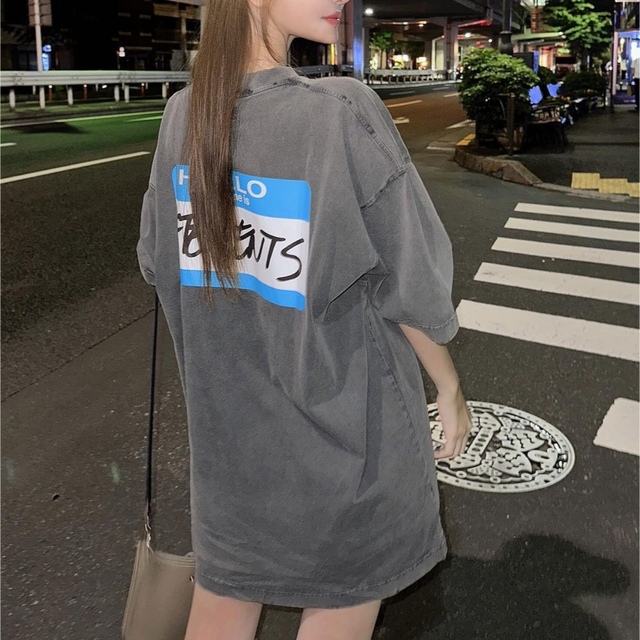 トップスvetements Tシャツ　amiさん着用