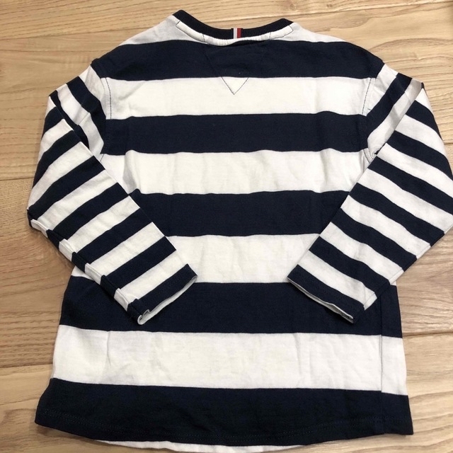 TOMMY HILFIGER(トミーヒルフィガー)の【美品】TOMMY HILFIGER　Tシャツ　トミーヒルフィガー　キッズ キッズ/ベビー/マタニティのキッズ服男の子用(90cm~)(Tシャツ/カットソー)の商品写真