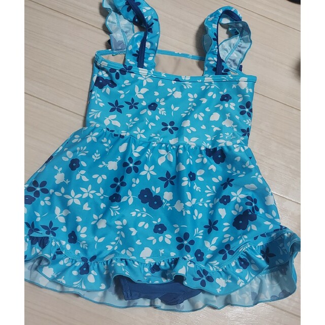 【新品】ブルー　花柄　水着(ワンピース) キッズ/ベビー/マタニティのキッズ服女の子用(90cm~)(水着)の商品写真