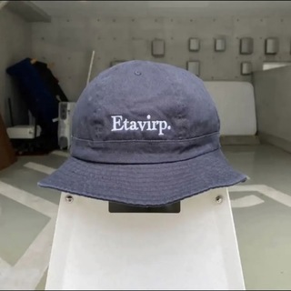 ワンエルディーケーセレクト(1LDK SELECT)の【Etavirp】Logo Bucket Hat. Black  L/XL(ハット)