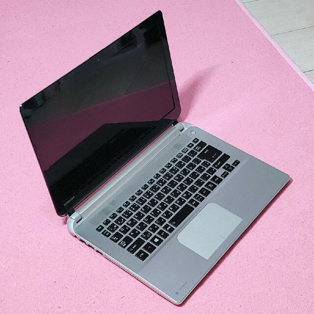 ★薄型軽量モデル★東芝スタイリッシュPC☆高性能i3\u0026新品SSD搭載☆オフィス付