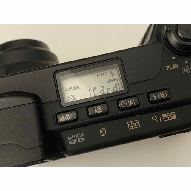 Nikon(ニコン)のNikon COOLPIX 800 オールドデジタルカメラ スマホ/家電/カメラのカメラ(コンパクトデジタルカメラ)の商品写真