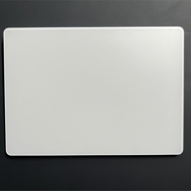 Apple(アップル)のApple Magic Trackpad 2 A1535 スマホ/家電/カメラのPC/タブレット(PC周辺機器)の商品写真