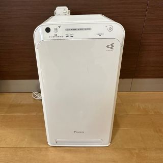 ダイキン(DAIKIN)の【良品】ダイキン DAIKIN  MC55U-W  空気清浄機 2017年製 (空気清浄器)