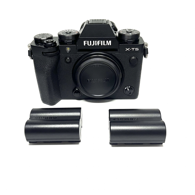 【美品】FUJIFILM X-T5 ブラック　（純正バッテリー2個付き）