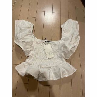 ザラ(ZARA)の新品未使用　ZARA  トップス　　M(カットソー(半袖/袖なし))