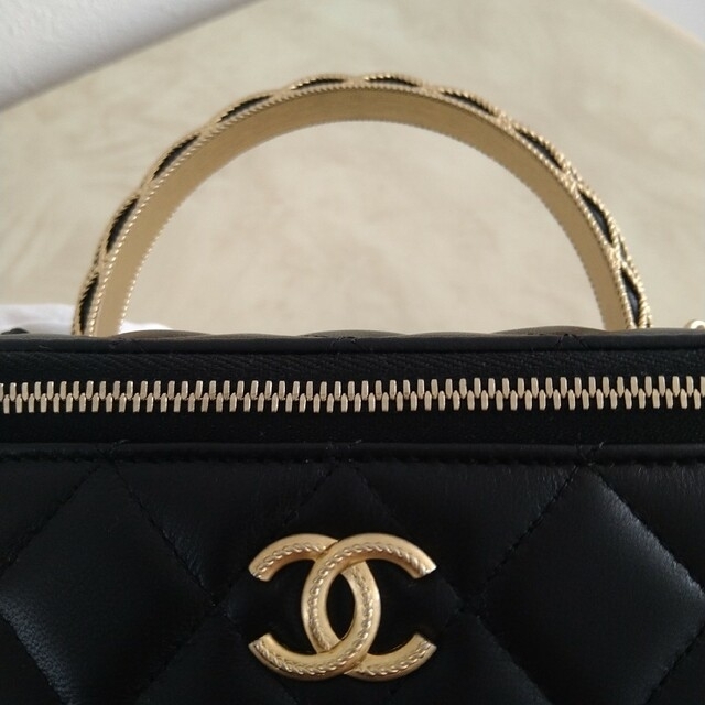 CHANEL(シャネル)のシャネル　ヴァニティチェーンバッグ　シャネルメティエダールコレクション レディースのバッグ(ハンドバッグ)の商品写真