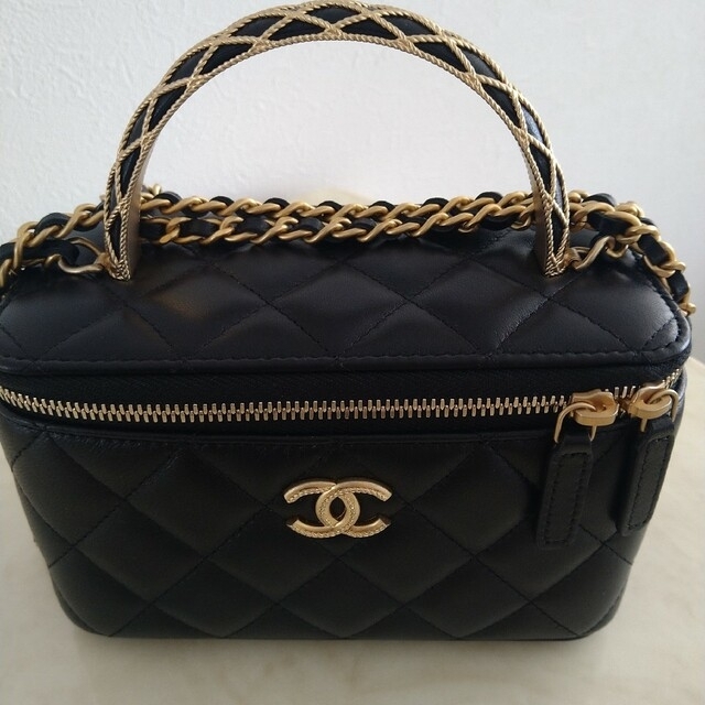 CHANEL(シャネル)のシャネル　ヴァニティチェーンバッグ　シャネルメティエダールコレクション レディースのバッグ(ハンドバッグ)の商品写真