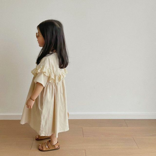 ビッグカラーワンピース　ベージュ120cm 韓国子供服　アイボリー キッズ/ベビー/マタニティのキッズ服女の子用(90cm~)(ワンピース)の商品写真