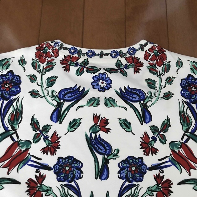 Tory Burch(トリーバーチ)の新品未使用　トリーバーチ  Tシャツ レディースのトップス(Tシャツ(半袖/袖なし))の商品写真