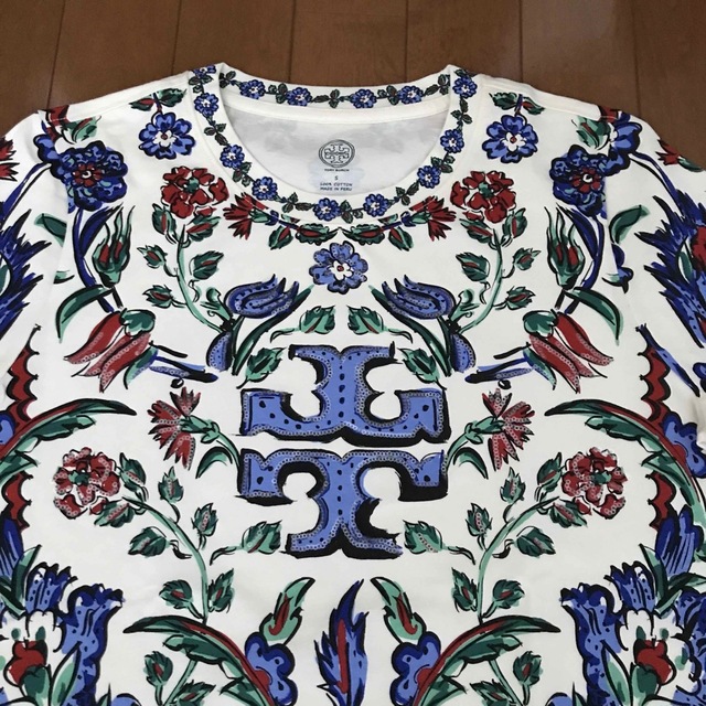 Tory Burch(トリーバーチ)の新品未使用　トリーバーチ  Tシャツ レディースのトップス(Tシャツ(半袖/袖なし))の商品写真