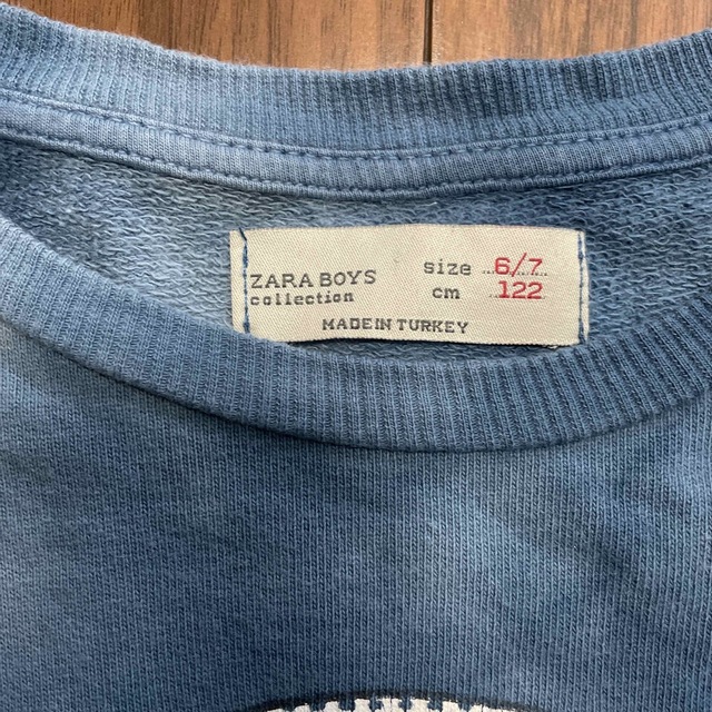 ZARA KIDS(ザラキッズ)のZARA BOYS ザラ　キッズ　トレーナー　青　120 キッズ/ベビー/マタニティのキッズ服男の子用(90cm~)(Tシャツ/カットソー)の商品写真