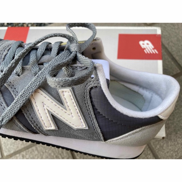 New Balance(ニューバランス)の【送料込み】　ニューバランス　420 グレー　サイズ23.5 レディースの靴/シューズ(スニーカー)の商品写真