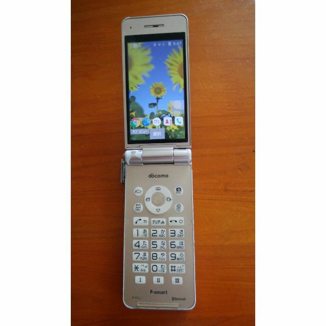 Panasonic(パナソニック)のガラホ P-smart P-01J 本体 .APK/adb install 環境 スマホ/家電/カメラのスマートフォン/携帯電話(携帯電話本体)の商品写真