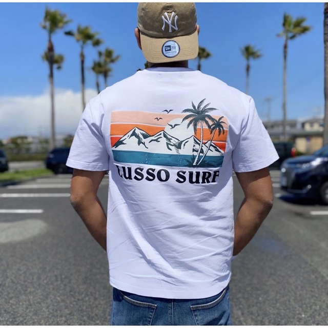 Deus ex Machina(デウスエクスマキナ)の西海岸スタイル☆LUSSO SURF トロピカルTシャツ　ホワイト　Mサイズ メンズのトップス(Tシャツ/カットソー(半袖/袖なし))の商品写真