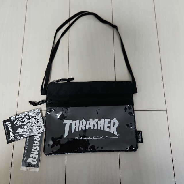 THRASHER(スラッシャー)のスラッシャー ショルダーバッグ ブラック/ホワイト THRSG114 メンズのバッグ(ショルダーバッグ)の商品写真