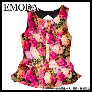 エモダ(EMODA)のEMODA フラワー 花 ノースリーブ ペプラム トップス バックボタン ピンク(カットソー(半袖/袖なし))