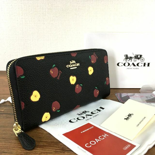 COACH(コーチ)の未使用品 COACH ジップウォレット リンゴ 310 レディースのファッション小物(財布)の商品写真