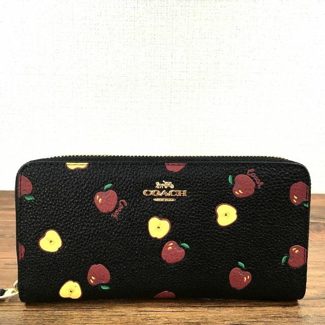 COACH(コーチ)の未使用品 COACH ジップウォレット リンゴ 310 レディースのファッション小物(財布)の商品写真