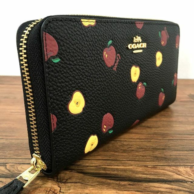 COACH(コーチ)の未使用品 COACH ジップウォレット リンゴ 310 レディースのファッション小物(財布)の商品写真