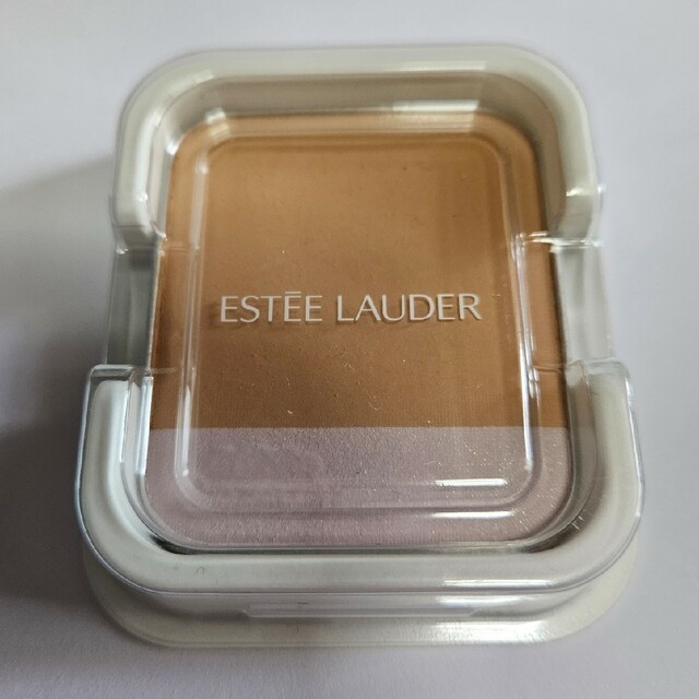 Estee Lauder(エスティローダー)のESTEE LAUDER ブライトニングパウダー コスメ/美容のベースメイク/化粧品(ファンデーション)の商品写真