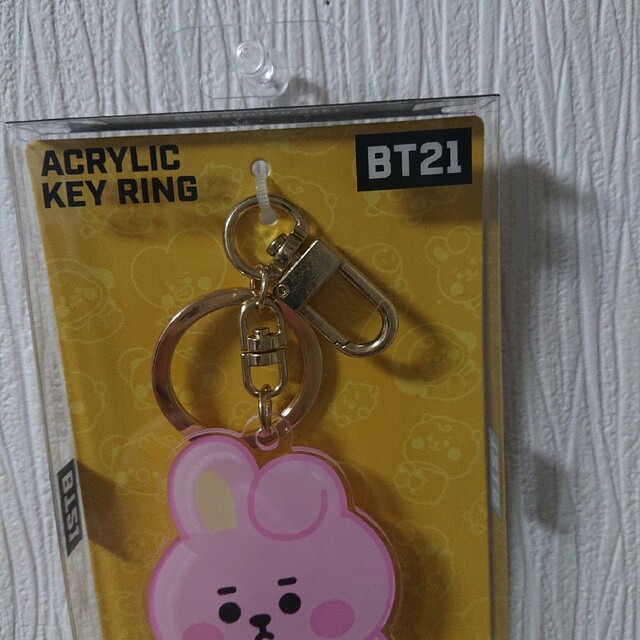 BT21(ビーティーイシビル)のBTS BT21アクリルキーリングCOOKY新品未使用 エンタメ/ホビーのタレントグッズ(アイドルグッズ)の商品写真