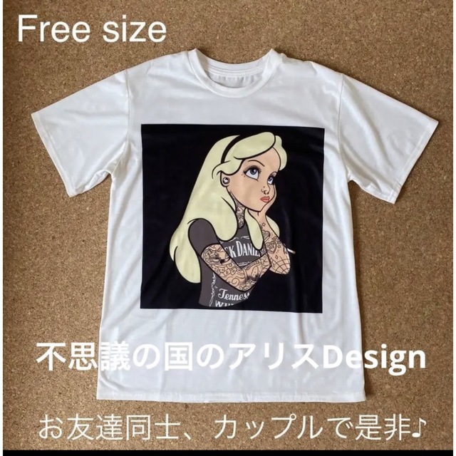 Disney(ディズニー)の不思議の国のアリス タトゥーデザイン　Tシャツ フリーサイズ レディースのトップス(Tシャツ(半袖/袖なし))の商品写真