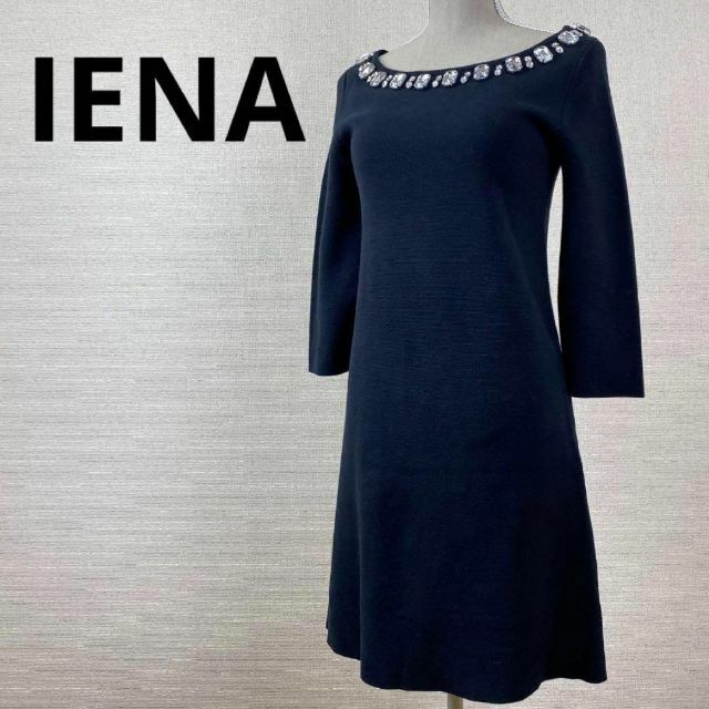 IENA(イエナ)のIENA　イエナ　レディース　襟　大きめビジュー　華やか　ワンピース レディースのワンピース(ひざ丈ワンピース)の商品写真