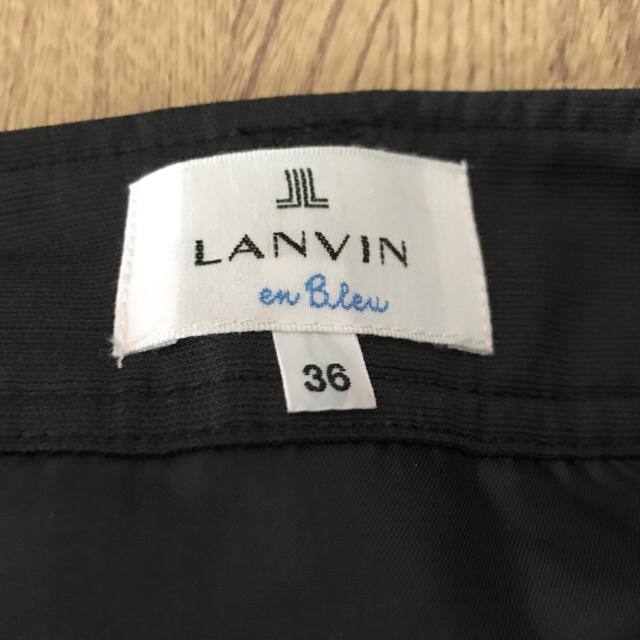 LANVIN en Bleu(ランバンオンブルー)のネイビー リボン スカート レディースのスカート(ひざ丈スカート)の商品写真