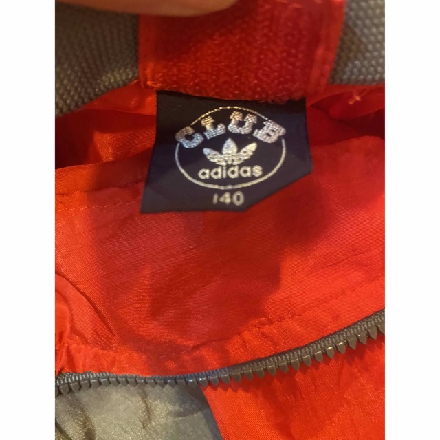 adidas140薄手ジャンバー キッズ/ベビー/マタニティのキッズ服男の子用(90cm~)(ジャケット/上着)の商品写真
