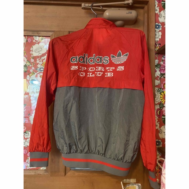 adidas140薄手ジャンバー キッズ/ベビー/マタニティのキッズ服男の子用(90cm~)(ジャケット/上着)の商品写真