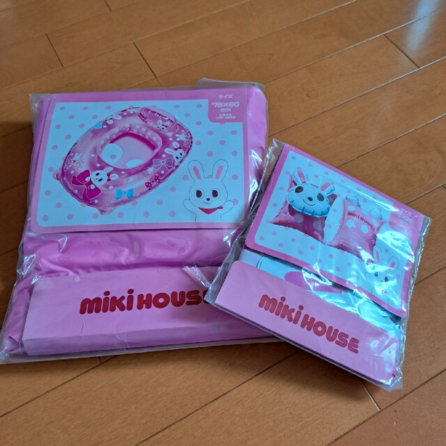 mikihouse(ミキハウス)のrui.様専用ミキハウスベビーボート&アームリング キッズ/ベビー/マタニティのキッズ/ベビー/マタニティ その他(その他)の商品写真