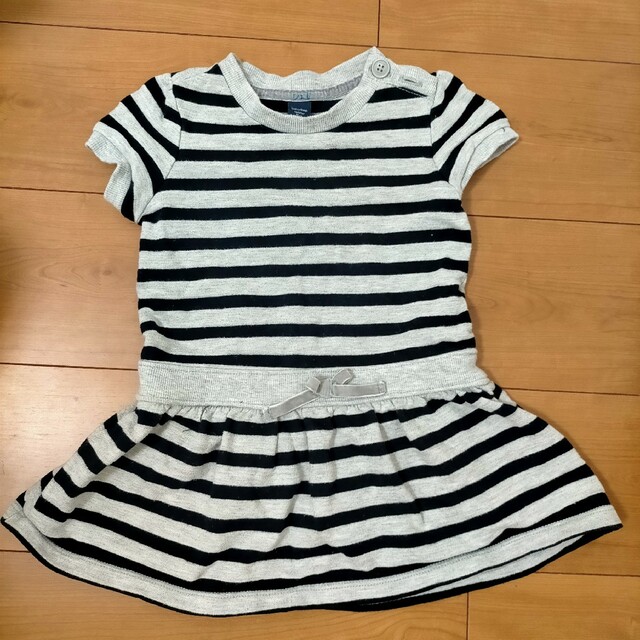 babyGAP(ベビーギャップ)のGAP ボーダーワンピース キッズ/ベビー/マタニティのキッズ服女の子用(90cm~)(ワンピース)の商品写真