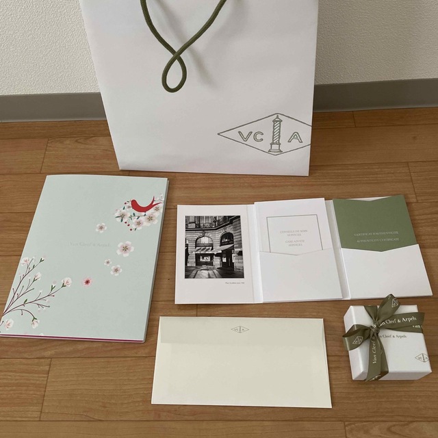 ヴァンクリーフ&アーペル 空箱、付属品セット | フリマアプリ ラクマ