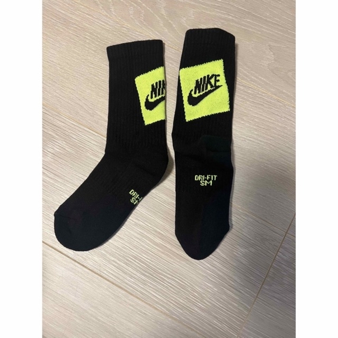 NIKE(ナイキ)の(専用)NIKE 靴下　21〜23㎝(S)2点セット レディースのレッグウェア(ソックス)の商品写真