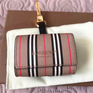 バーバリー(BURBERRY)のBurberry バーバリー AirPods pro AirPodsケース(モバイルケース/カバー)