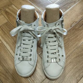 UGG - アグハイカットスニーカーの通販 by ここ｜アグならラクマ