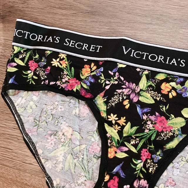 Victoria's Secret(ヴィクトリアズシークレット)のロゴコットンヒップハング♡バードオブパラダイス レディースの下着/アンダーウェア(ショーツ)の商品写真