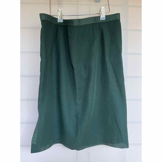 緑スカート(ひざ丈スカート)